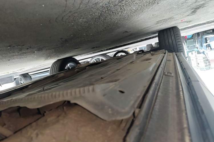 Used Volkswagen Tharu 2021 330TSI All-Wheel Drive Luxury PLUS Version Left Side Sill