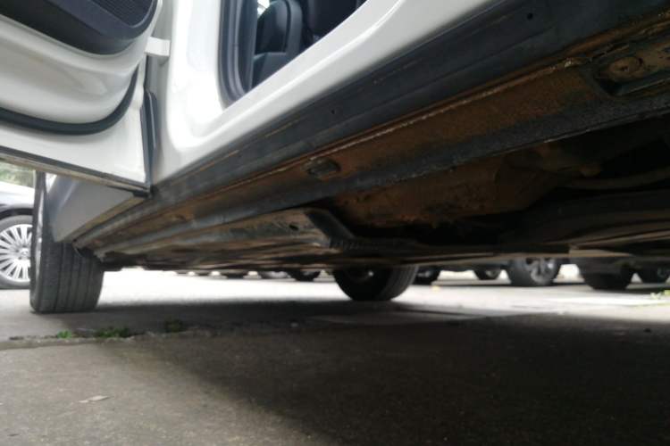 Used Volkswagen Tharu 2021 280TSI Two-Wheel Drive Trend Edition Left Side Sill