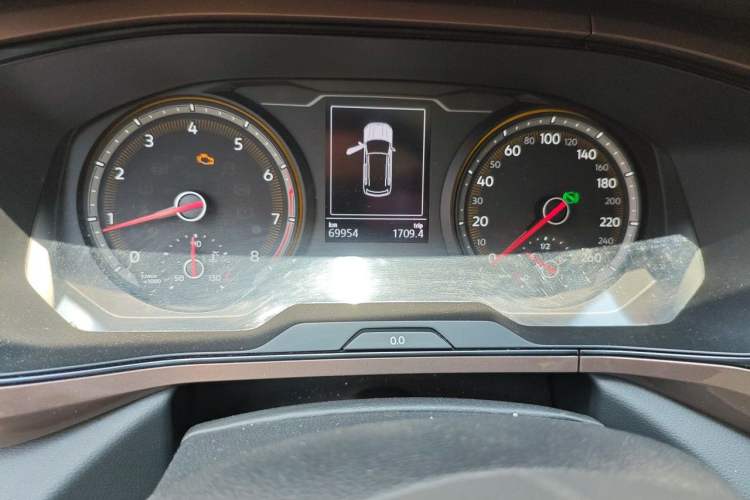 Used Volkswagen Tharu 2021 280TSI Two-Wheel Drive Comfort Edition Odometer Close Up