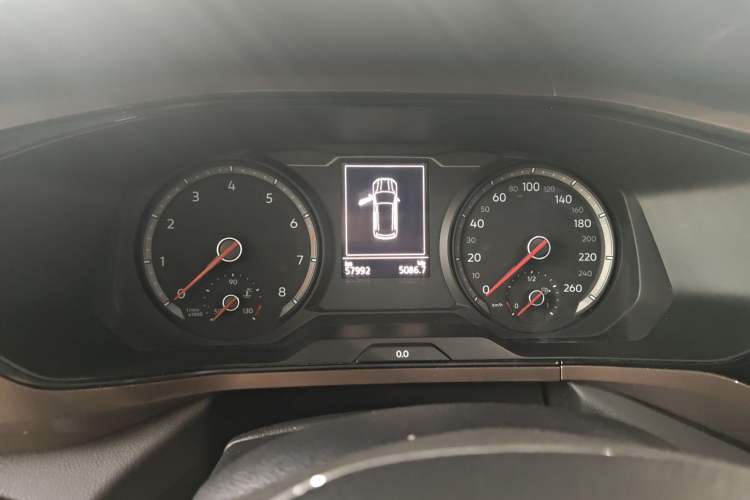 Used Volkswagen Tharu 2021 280TSI Two-Wheel-Drive Luxury Plus Edition Odometer Close Up