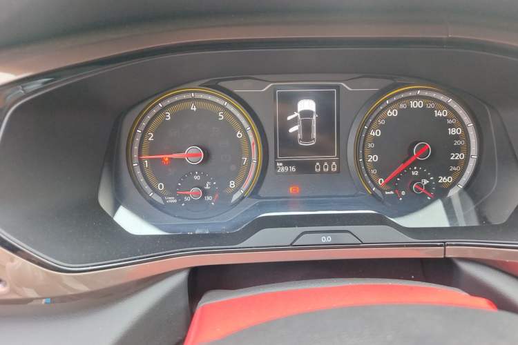 Used Volkswagen Tharu 2021 280TSI Two-Wheel-Drive Luxury Plus Edition Odometer Close Up