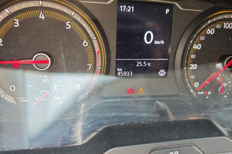 Used Volkswagen Tharu 2021 280TSI Two-Wheel Drive Trend Edition Odometer Close Up