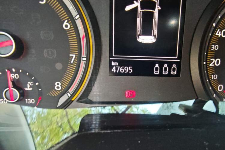 Used Volkswagen Tharu 2021 280TSI Two-Wheel-Drive Luxury Plus Edition Odometer Close Up