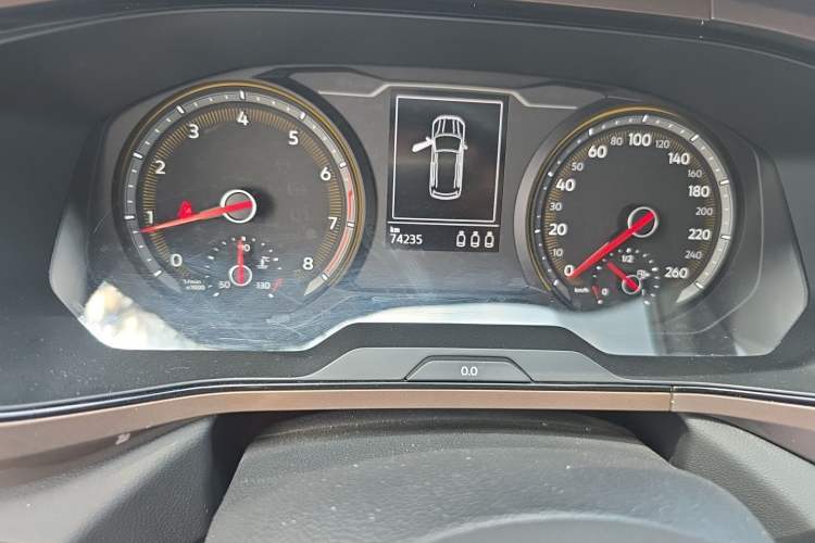 Used Volkswagen Tharu 2021 280TSI Two-Wheel-Drive Luxury Plus Edition Odometer Close Up
