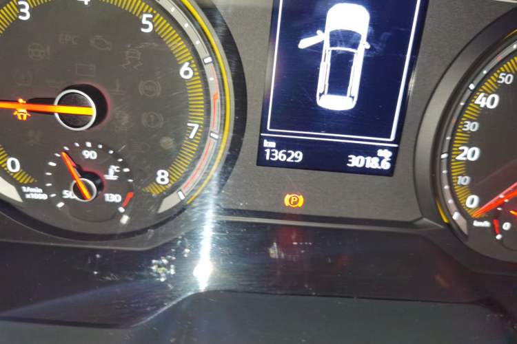Used Volkswagen Tharu 2021 280TSI Two-Wheel Drive Trend Edition Odometer Close Up