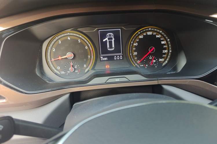 Used Volkswagen Tharu 2021 280TSI Two-Wheel-Drive Luxury Plus Edition Odometer Close Up
