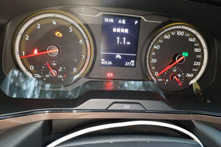 Used Volkswagen Tharu 2021 280TSI Two-Wheel-Drive Luxury Plus Edition Odometer Close Up