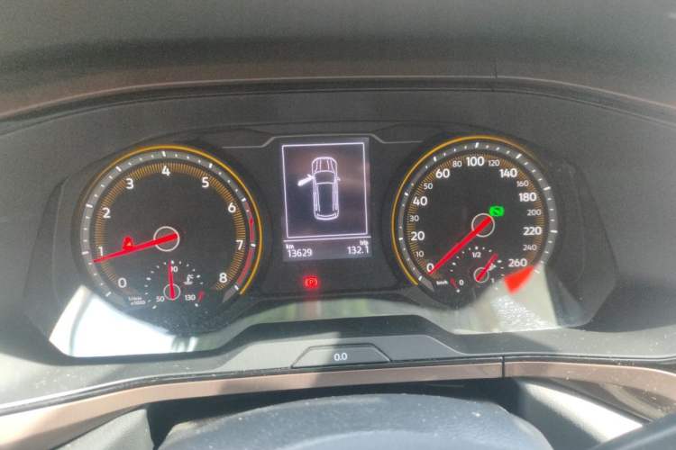 Used Volkswagen Tharu 2021 280TSI Two-Wheel-Drive Luxury Edition Odometer Close Up
