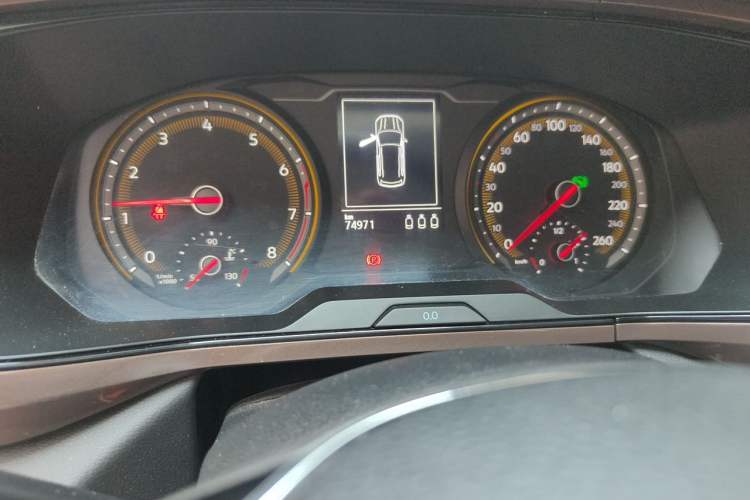 Used Volkswagen Tharu 2021 280TSI Two-Wheel-Drive Luxury Plus Edition Odometer Close Up