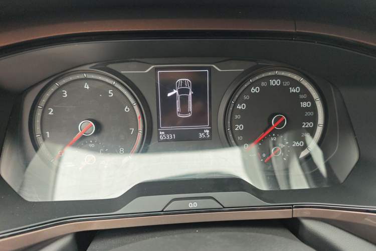Used Volkswagen Tharu 2021 330TSI All-Wheel Drive Luxury PLUS Version Odometer Close Up