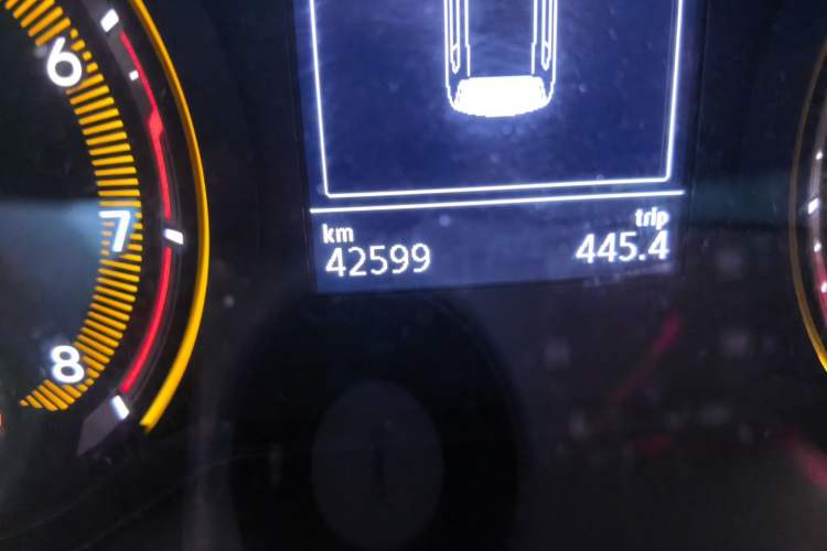 Used Volkswagen Tharu 2021 330TSI Four-Wheel Drive Luxury Edition Odometer Close Up