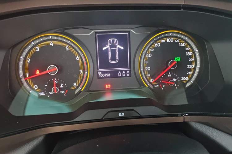 Used Volkswagen Tharu 2021 280TSI Two-Wheel-Drive Luxury Plus Edition Odometer Close Up