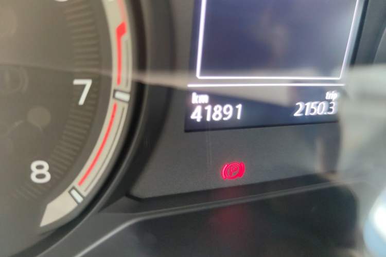 Used Volkswagen Tharu 2021 280TSI Two-Wheel-Drive Luxury Plus Edition Odometer Close Up