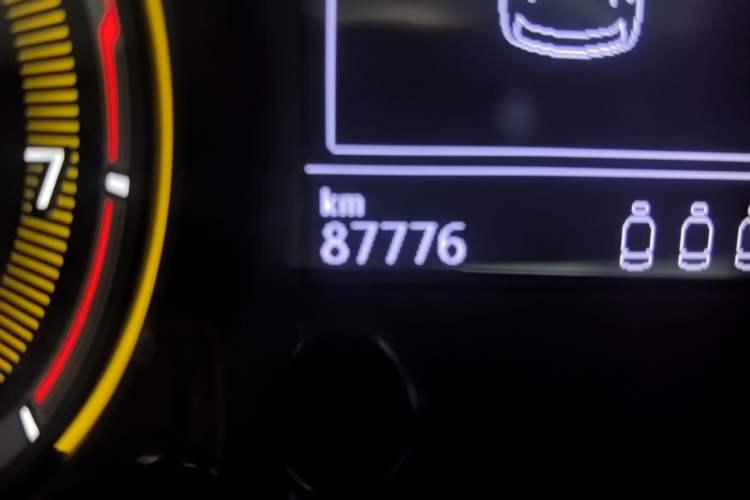Used Volkswagen Tharu 2021 280TSI Two-Wheel-Drive Luxury Plus Edition Odometer Close Up