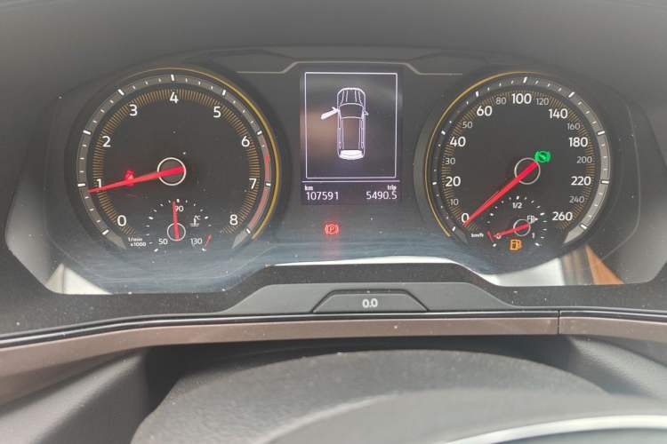 Used Volkswagen Tharu 2021 280TSI Two-Wheel-Drive Luxury Plus Edition Odometer Close Up