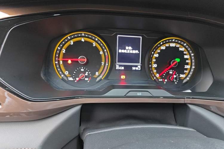 Used Volkswagen Tharu 2021 280TSI Two-Wheel-Drive Luxury Plus Edition Odometer Close Up