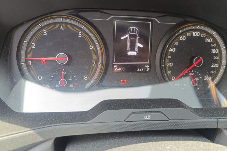 Used Volkswagen Tharu 2021 280TSI Two-Wheel Drive Trend Edition Odometer Close Up