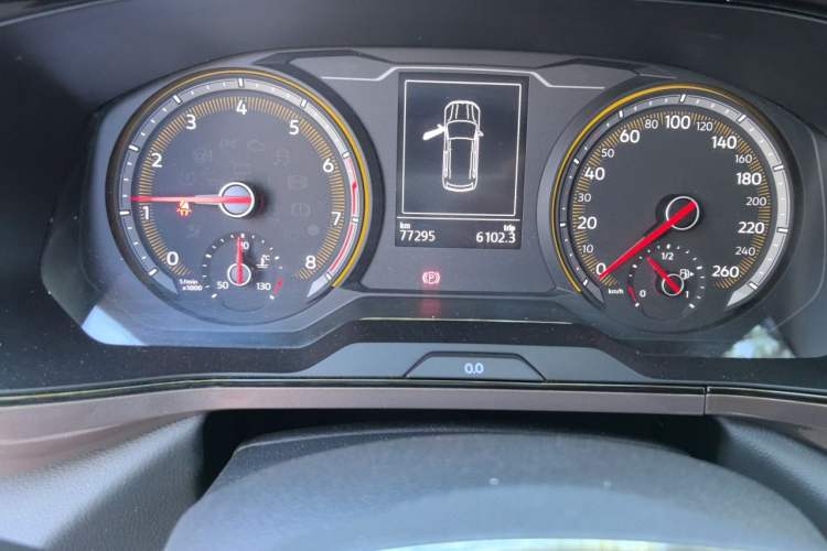 Used Volkswagen Tharu 2021 280TSI Two-Wheel-Drive Luxury Plus Edition Odometer Close Up