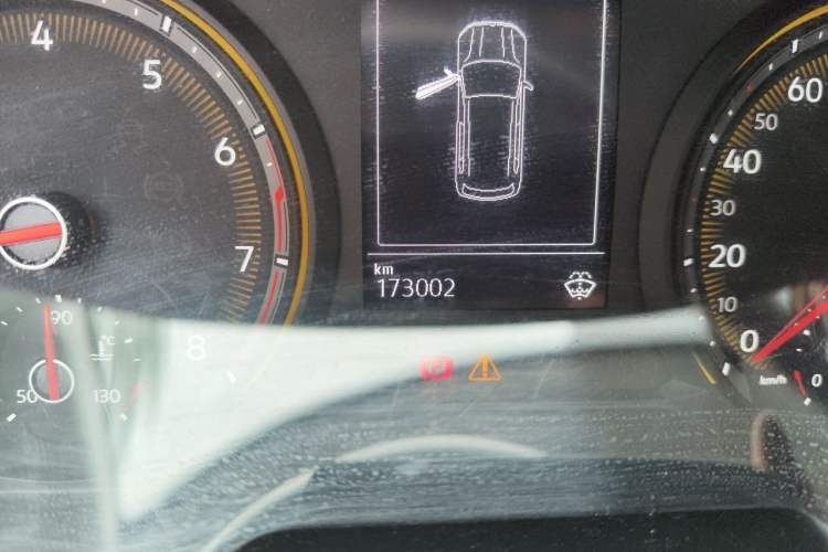 Used Volkswagen Tharu 2021 280TSI Two-Wheel-Drive Luxury Plus Edition Odometer Close Up