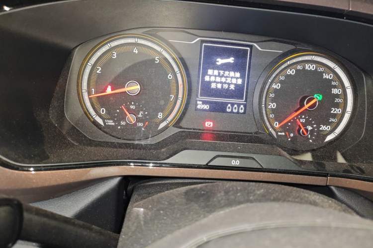 Used Volkswagen Tharu 2021 280TSI Two-Wheel-Drive Luxury Plus Edition Odometer Close Up