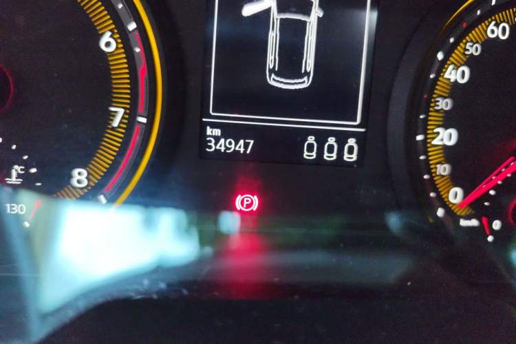 Used Volkswagen Tharu 2021 280TSI Two-Wheel-Drive Luxury Plus Edition Odometer Close Up