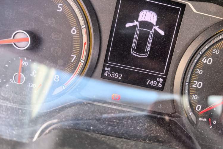 Used Volkswagen Tharu 2021 280TSI Two-Wheel Drive Comfort Edition Odometer Close Up
