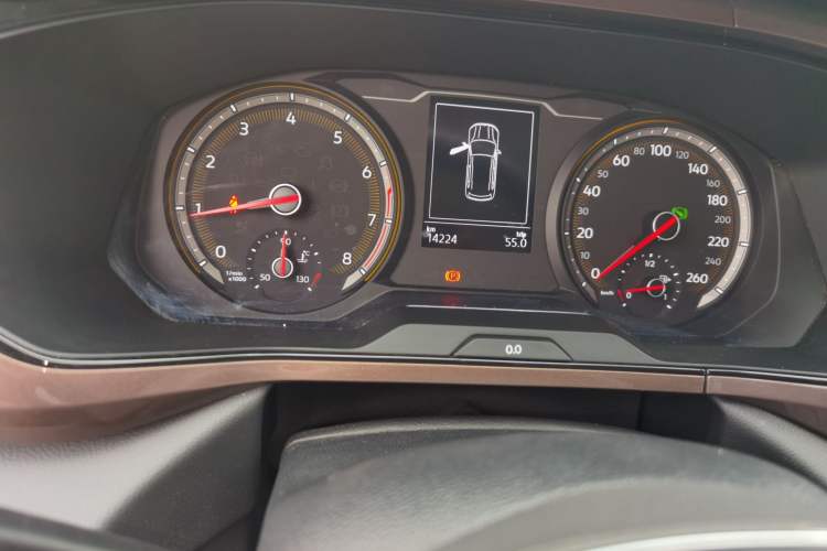 Used Volkswagen Tharu 2021 280TSI Two-Wheel-Drive Luxury Edition Odometer Close Up
