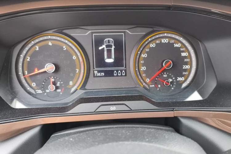 Used Volkswagen Tharu 2021 280TSI Two-Wheel-Drive Luxury Plus Edition Odometer Close Up