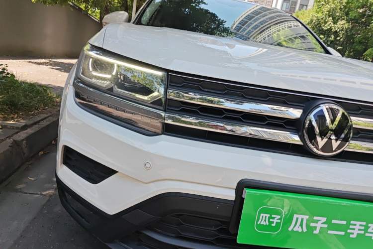 Used Volkswagen Tharu 2021 280TSI Two-Wheel-Drive Luxury Plus Edition Right Front Headlight