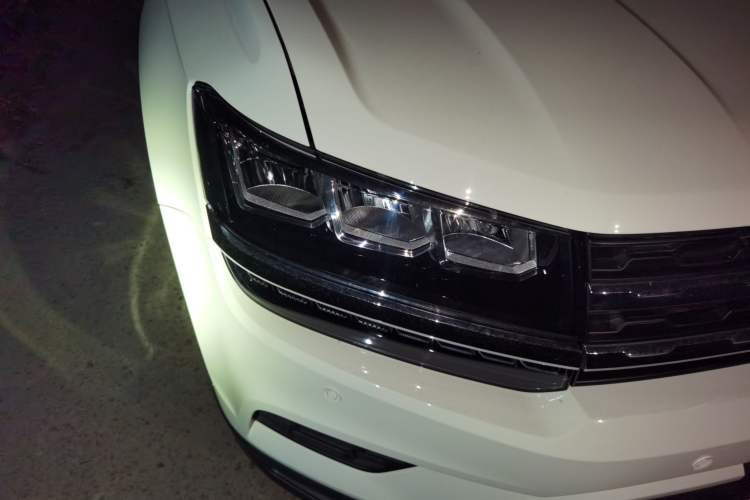Used Volkswagen Tharu 2021 280TSI Two-Wheel Drive Trend Edition Right Front Headlight