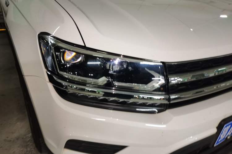 Used Volkswagen Tharu 2021 280TSI Two-Wheel-Drive Luxury Plus Edition Right Front Headlight