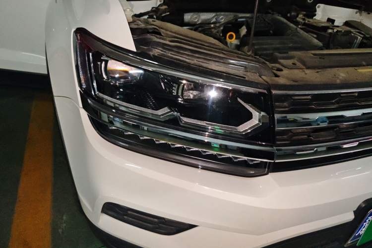 Used Volkswagen Tharu 2021 280TSI Two-Wheel-Drive Luxury Plus Edition Right Front Headlight