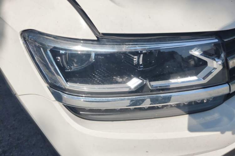 Used Volkswagen Tharu 2021 280TSI Two-Wheel-Drive Luxury Plus Edition Right Front Headlight