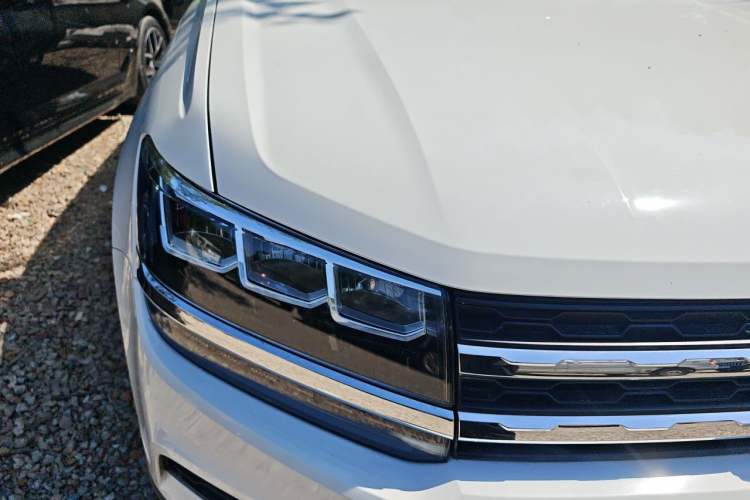 Used Volkswagen Tharu 2021 280TSI Two-Wheel-Drive Luxury Edition Right Front Headlight