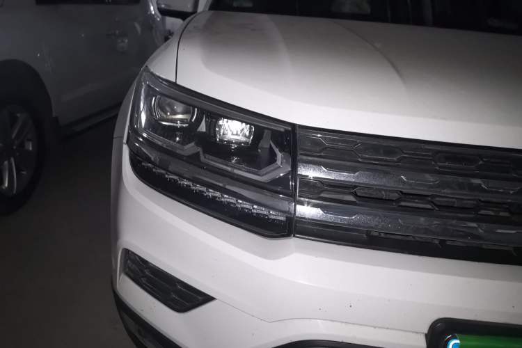Used Volkswagen Tharu 2021 280TSI Two-Wheel-Drive Luxury Plus Edition Right Front Headlight