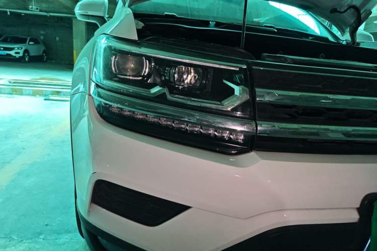 Used Volkswagen Tharu 2021 280TSI Two-Wheel-Drive Luxury Edition Right Front Headlight