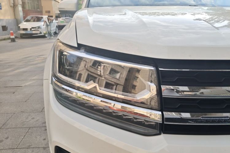 Used Volkswagen Tharu 2021 280TSI Two-Wheel-Drive Luxury Plus Edition Right Front Headlight
