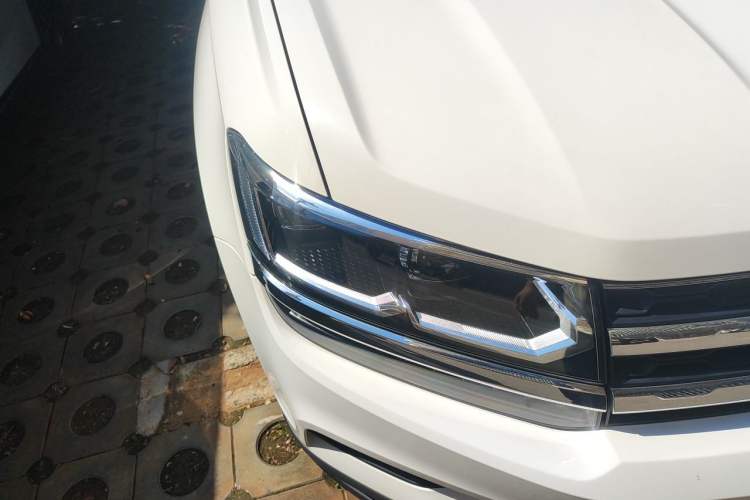 Used Volkswagen Tharu 2021 280TSI Two-Wheel-Drive Luxury Edition Right Front Headlight