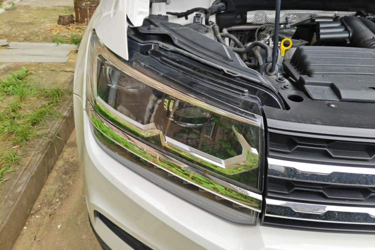 Used Volkswagen Tharu 2021 280TSI Two-Wheel-Drive Luxury Plus Edition Right Front Headlight