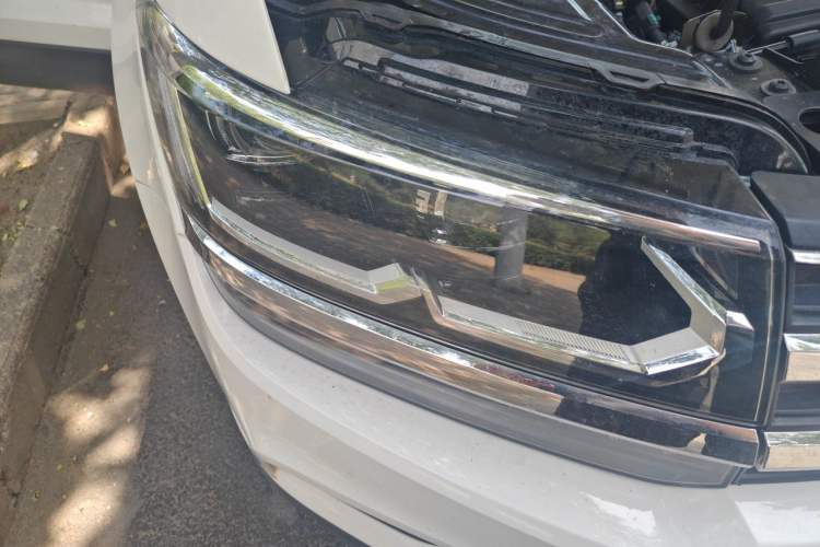 Used Volkswagen Tharu 2021 280TSI Two-Wheel-Drive Luxury Plus Edition Right Front Headlight