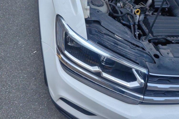 Used Volkswagen Tharu 2021 280TSI Two-Wheel-Drive Luxury Plus Edition Right Front Headlight
