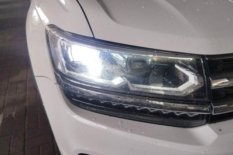 Used Volkswagen Tharu 2021 280TSI Two-Wheel-Drive Luxury Plus Edition Right Front Headlight