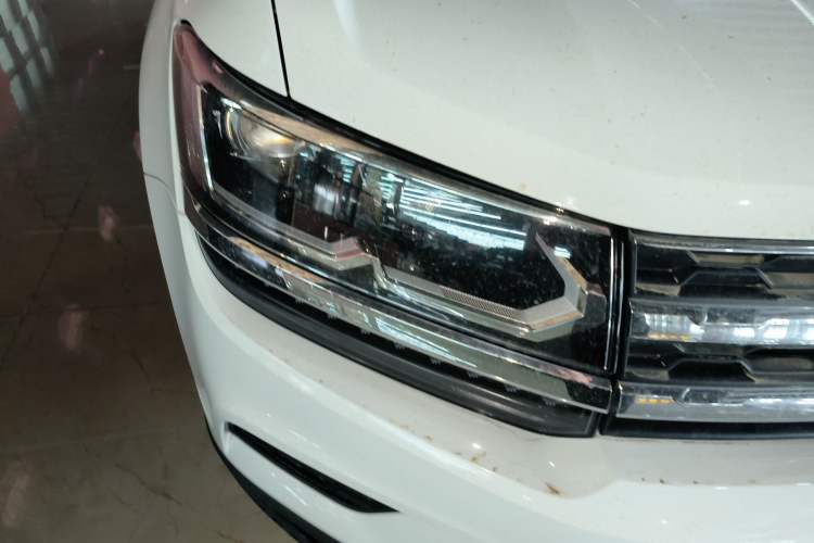 Used Volkswagen Tharu 2021 280TSI Two-Wheel-Drive Luxury Plus Edition Right Front Headlight