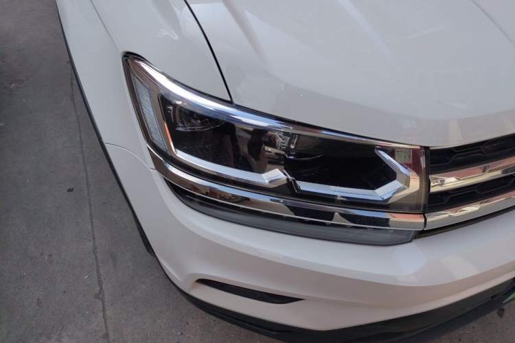 Used Volkswagen Tharu 2021 280TSI Two-Wheel-Drive Luxury Plus Edition Right Front Headlight