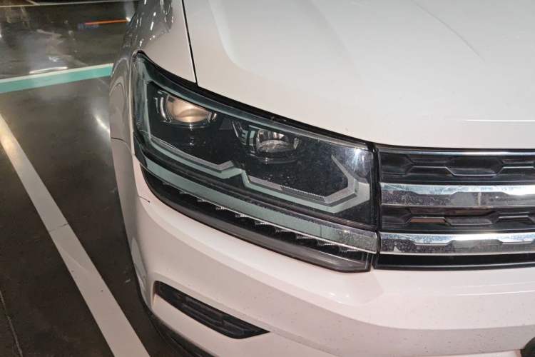 Used Volkswagen Tharu 2021 280TSI Two-Wheel-Drive Luxury Plus Edition Right Front Headlight