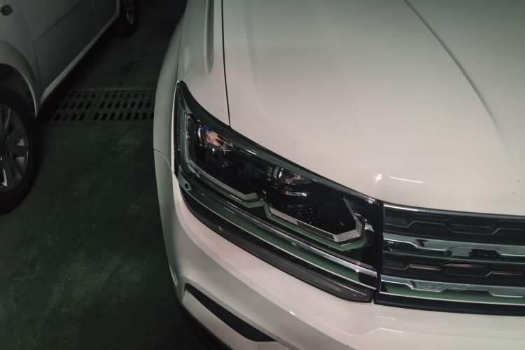 Used Volkswagen Tharu 2021 280TSI Two-Wheel-Drive Luxury Plus Edition Right Front Headlight