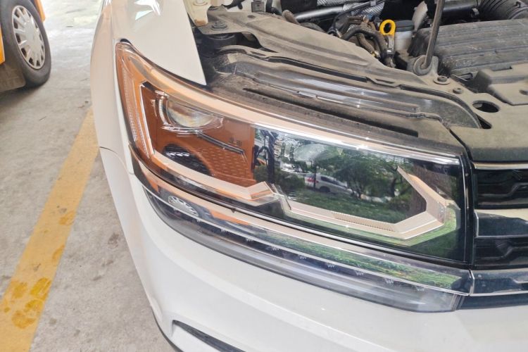 Used Volkswagen Tharu 2021 280TSI Two-Wheel-Drive Luxury Plus Edition Right Front Headlight