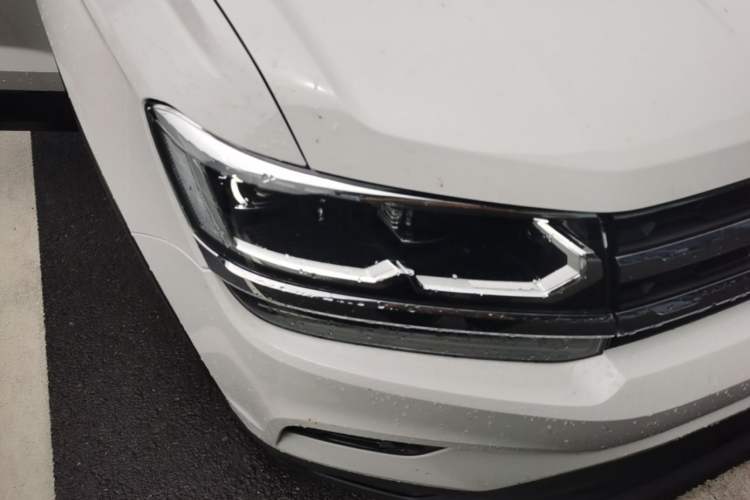 Used Volkswagen Tharu 2021 280TSI Two-Wheel-Drive Luxury Plus Edition Right Front Headlight