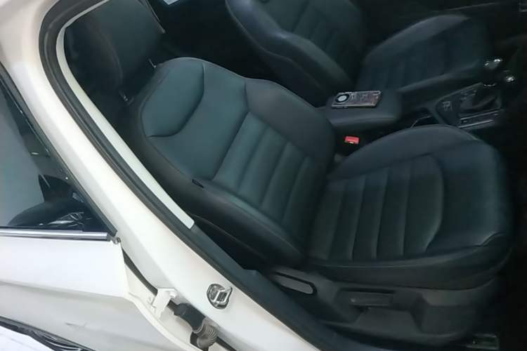 Used Volkswagen Tharu 2021 280TSI Two-Wheel-Drive Luxury Plus Edition Right Front Seat
