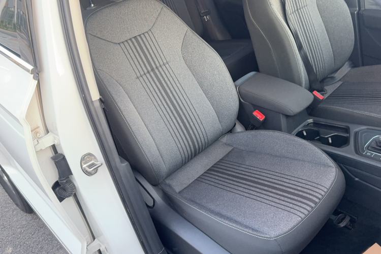 Used Volkswagen Tharu 2021 280TSI Two-Wheel Drive Trend Edition Right Front Seat